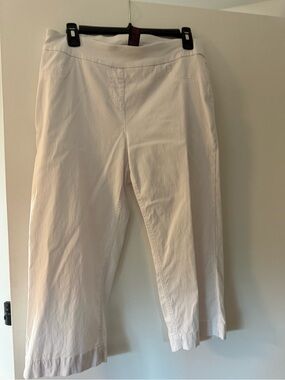 Women's white stretchy Leg Cropped Pants